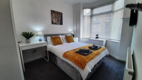 Finsbury House 3 bedrooms Workstays UK